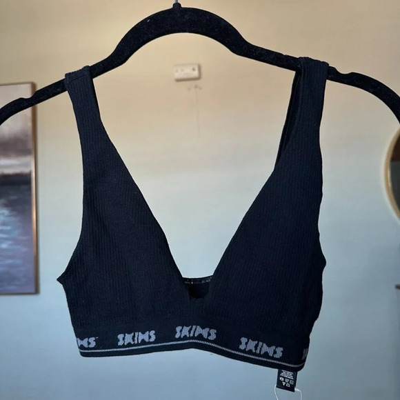SKIMS SEAMLESS RIB Intimates PLUNGE BRALETTE - NWT ONYX size XXS - Picture 4 of 7